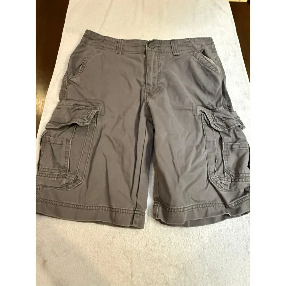 Unionbay Mens Gray Cotton Cargo Shorts Size 32 Relaxed Fit Utility Pockets